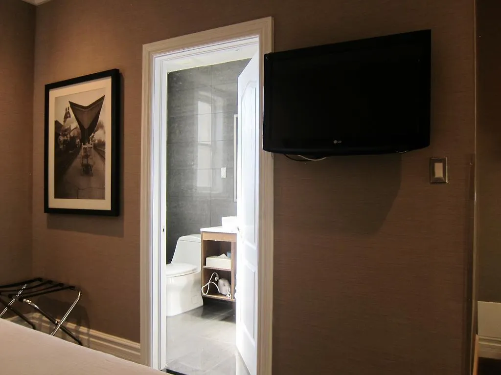 Clarion Hotel & Suites Selby Downtown Toronto