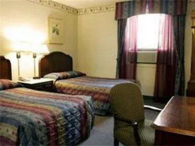 Clarion Hotel & Suites Selby Downtown Toronto