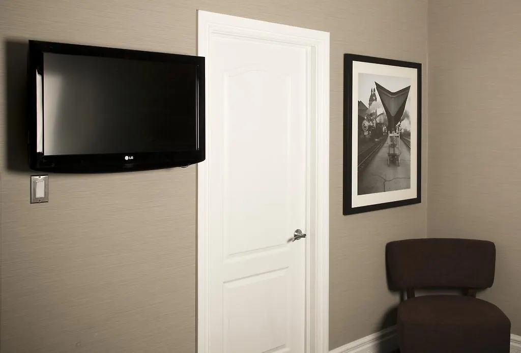 Clarion Hotel & Suites Selby Downtown Toronto