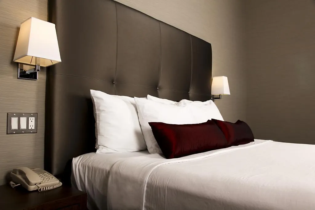 Clarion Hotel & Suites Selby Downtown Toronto 2*,