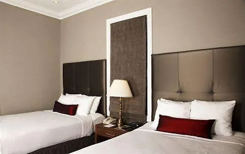 Clarion Hotel & Suites Selby Downtown Toronto