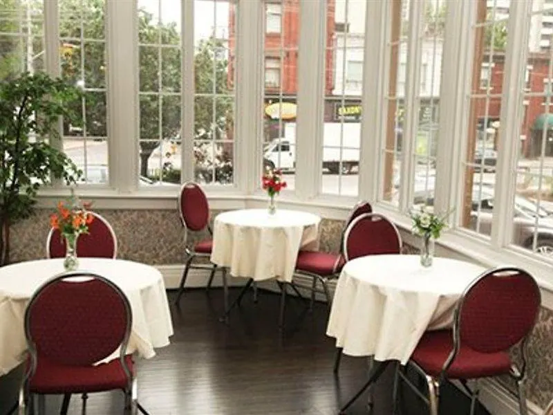 Clarion Hotel & Suites Selby Downtown 토론토 2*,
