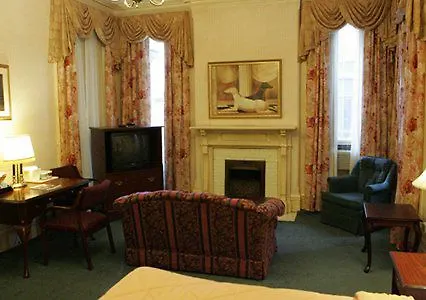 Clarion Hotel & Suites Selby Downtown 토론토